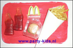 Mini McDonalds van colaflesjes en frites chips