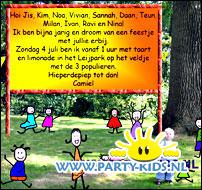 Foto van jarige op locatie met getekende vriendjes