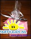 wiegje met bon bons voor leraren of kraamvisite
