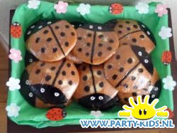lieveheersbeestjes van eierkoek