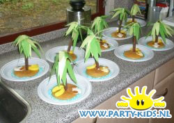 Eierkoek eiland met palmboom